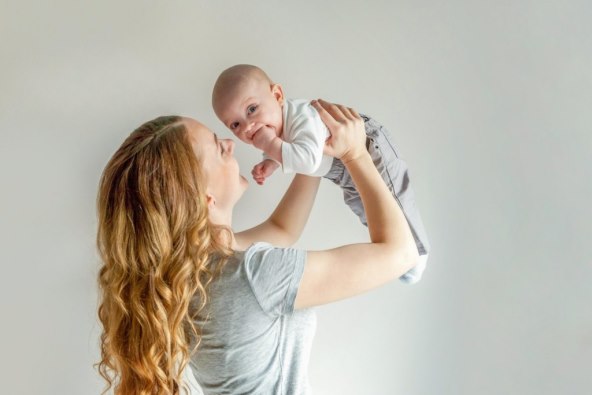 misterij-oko-baby-handlinga-hoce-li-bebi-stetiti-ako-je-bas-svi-u-obitelji-ne-drze-pravilno