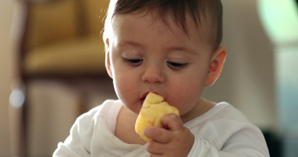 Zašto djeca stalno žele jesti kruh i tjesteninu