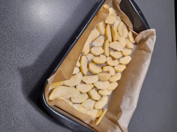 Recept za brzi biskvit s jabukama i cimetom od pirovog brašna