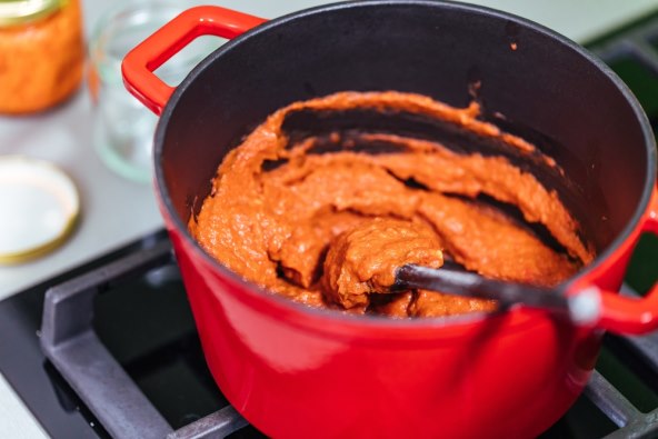 Jednostavan recept za brzu pripremu ajvara