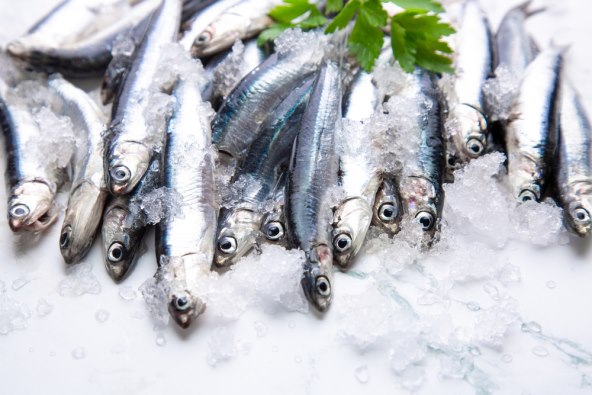 FISH AND CHIPS: Umjesto da ih pržite, srdele i krumpiriće ispecite u pećnici