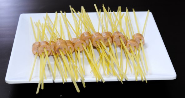 jednostavan recept za špagete s hrenovkama