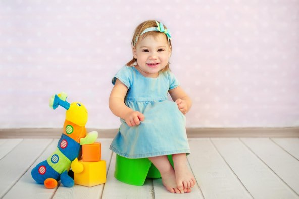 dob u kojoj dijete ima kontrolu nad mjehurom i možete poceti s odvikavanjem od pelena