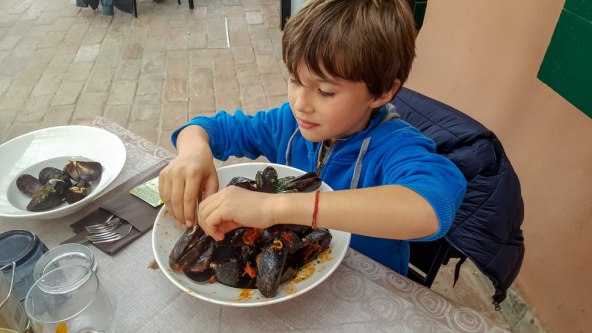 5 namirnica zbog kojih na putovanju imamo želucane probleme
