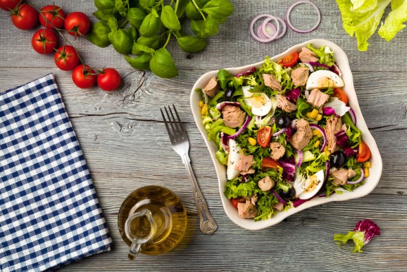 Recept za 2 brzo gotove, niskokaloricne riblje, hladne salate
