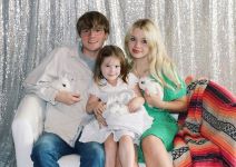 Kako danas izgleda djevojka koja je zatrudnjela s 13