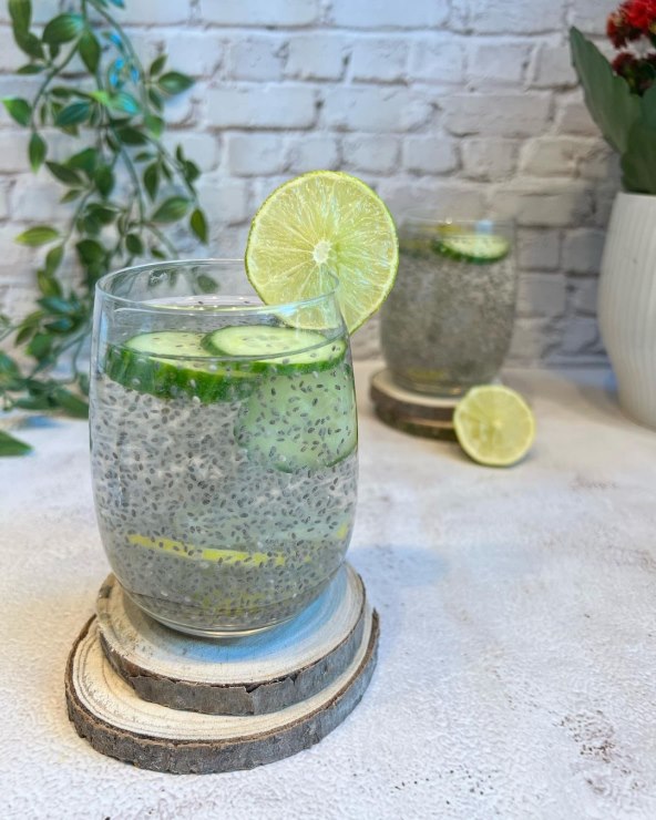 Voda s limunom i chia sjemenkama