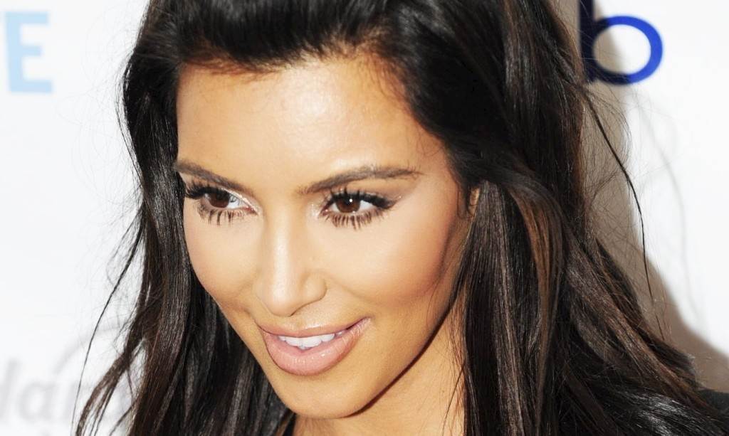 Kim Kardashian pokazuje sve svoje atribute 