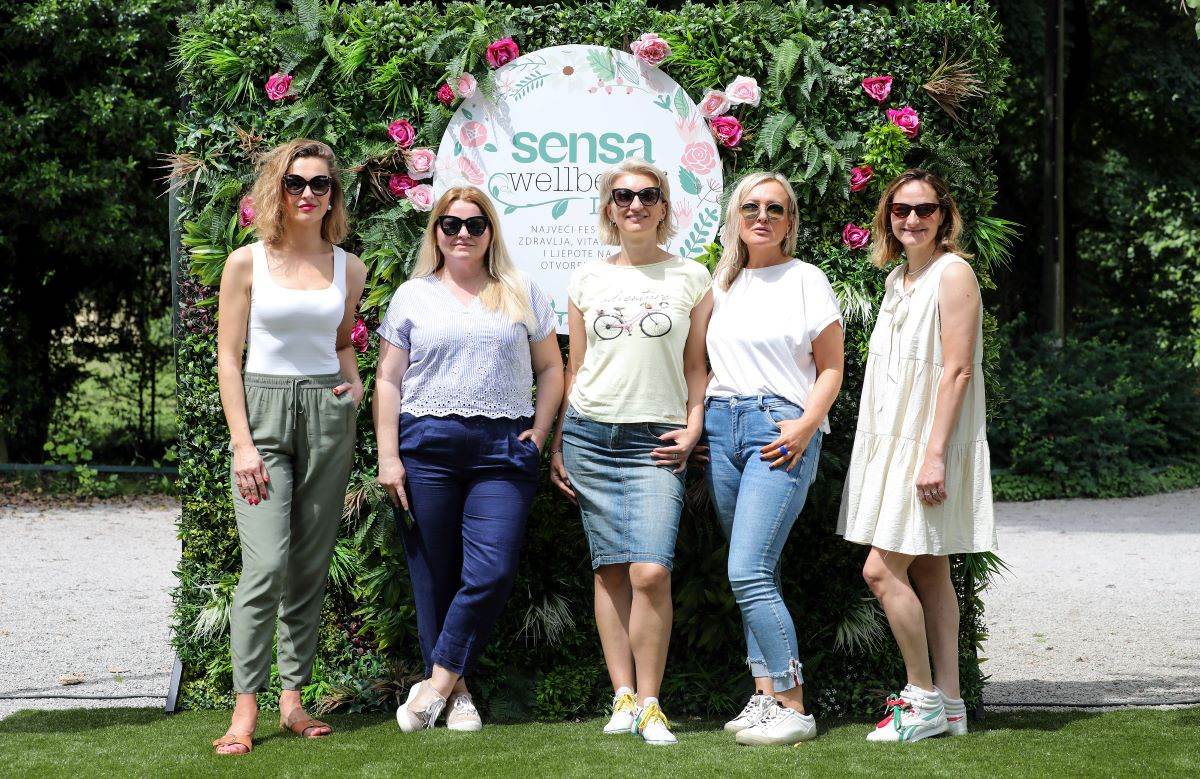 Marina Živković, Andrea Bolješić, Vlatka Vužić, Jasminka Čorba i Maja Vacek.jpg