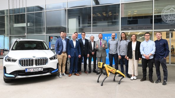 Branimir Ćaran, Tomislav Radan, Ivan Rumenović, dr. sc. Bojan Šekoranja,  doc. dr. sc. Marko Švaco, prof. dr. sc. Zdenko Tonković, Moritz Poremba,
Tin Samardžić, Fabijan Tuđa, Tesa Herceg, Silvio Petrinjak, Dominik Toma; ispred robot Spot