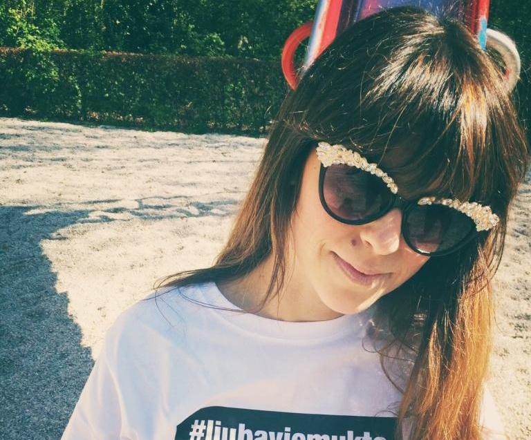 Ana Maras Harmander u vjenčanoj haljini na plaži