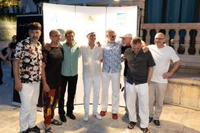 HVAR SALSA CUBISMO -small.jpg