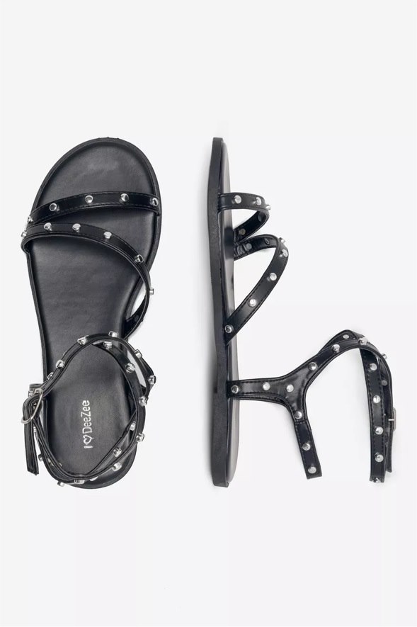 DeeZee crne sandale prije 29,99 €, sada 14,99 €.jpg