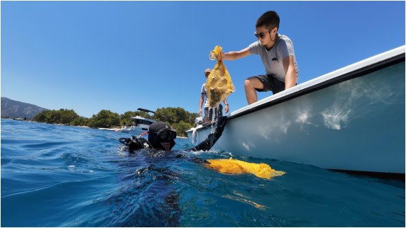 čišćenje podmorja na Hvaru