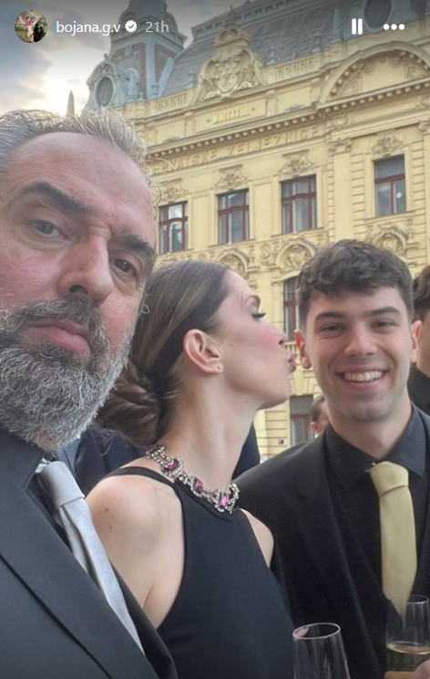 Raul Vejzović je sin Bojane Gregorić Vejzović i i Enesa Vejzovića