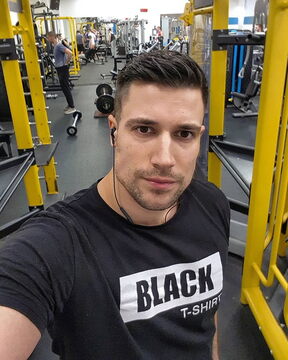 Vasilije Vujović najzgodniji je srpski liječnik