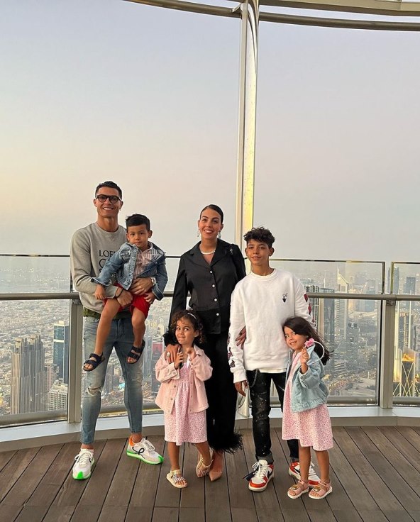 Cristiano Ronaldo i Georgina Rodriguez s djecom