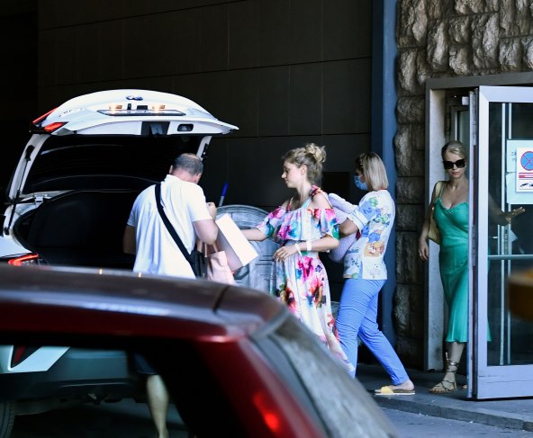 Hana Huljić izlazi iz rodilišta