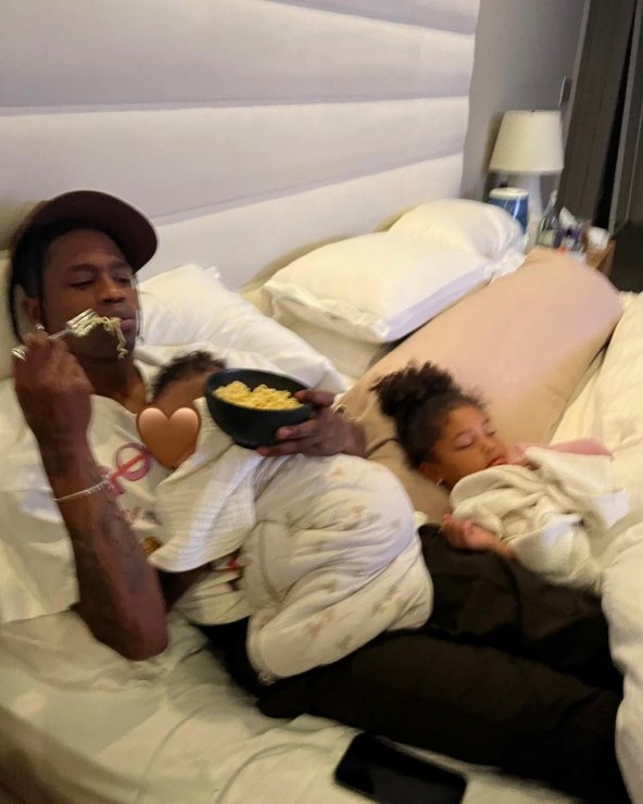 Kylie Jenner još nije odabrala ime za sina