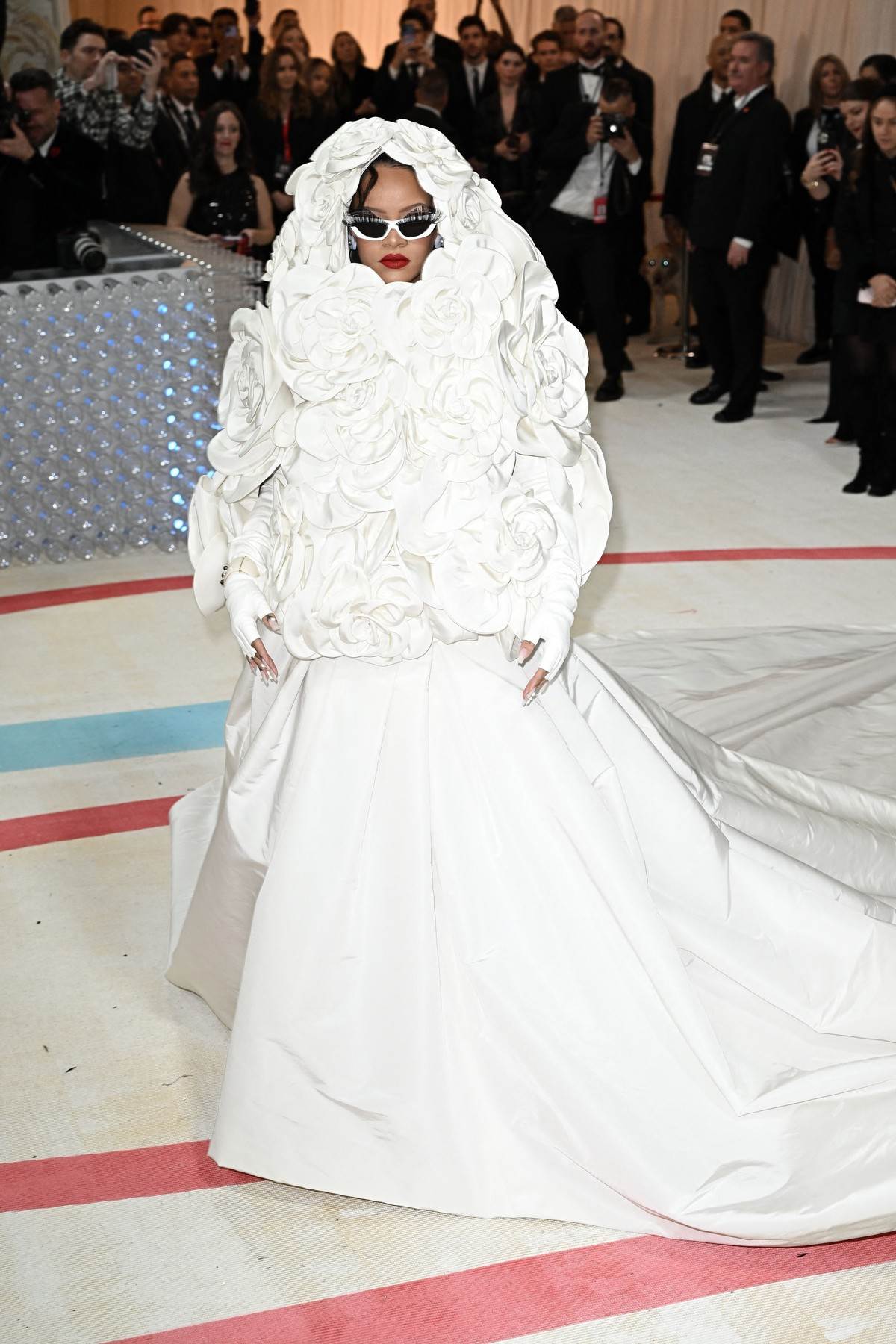 trudne rihanna i serena williams na met gali 2023.