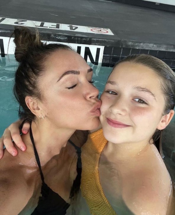 victoria beckham dopušta 11-godišnjoj kceri Harper da se šminka