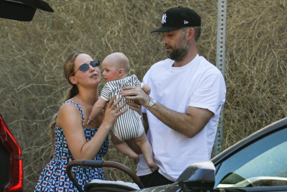 glumica jennifer lawrence misli da ce biti helikopter roditelj