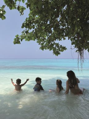 violoncelist luka šulic ceka 4. dijete i s obitelji uživa na maldivima
