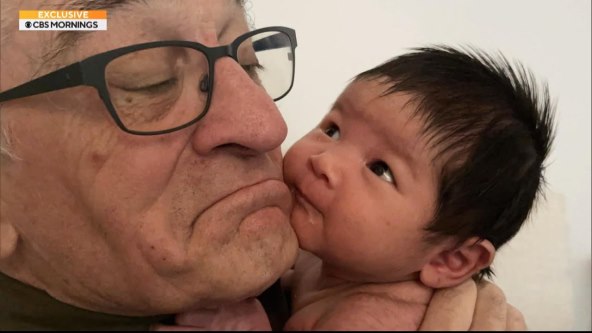 Robert De Niro o ocinstvu u 80 godini, mijenja li pelene bebi, hrani li ju