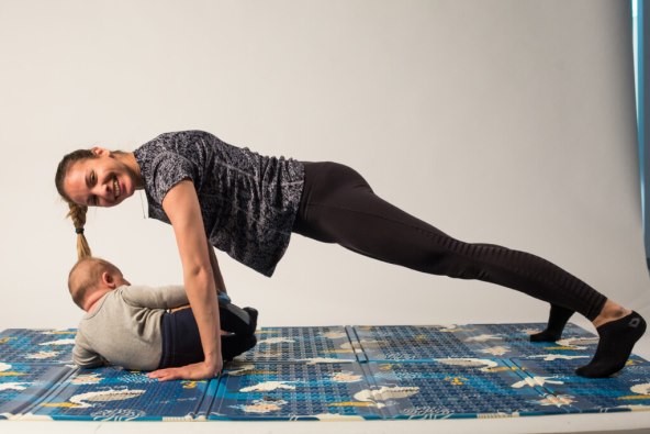 kako-vjezbati-s-bebom-antonia-jelic-mrsavjeti-nakon-poroda-foto-video