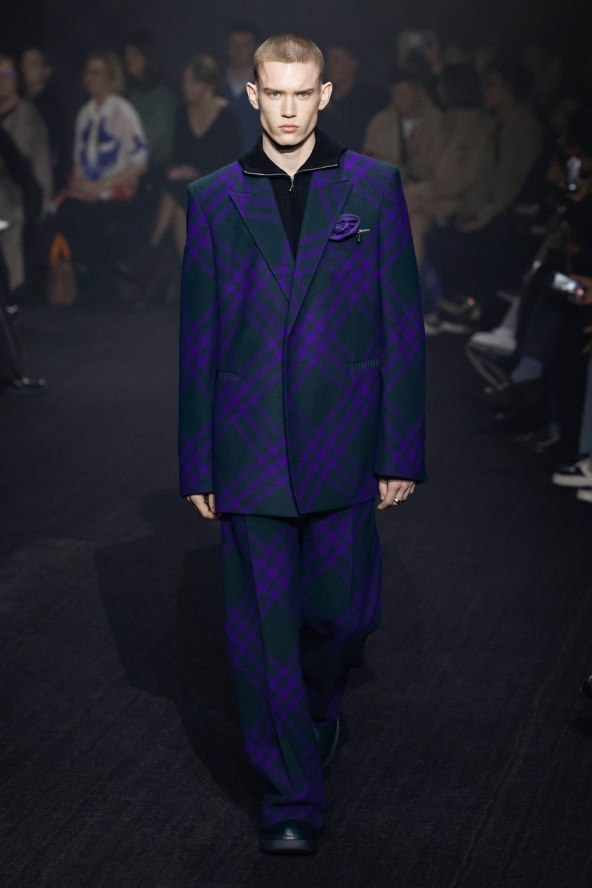Burberry modna revija Danile Lee debi