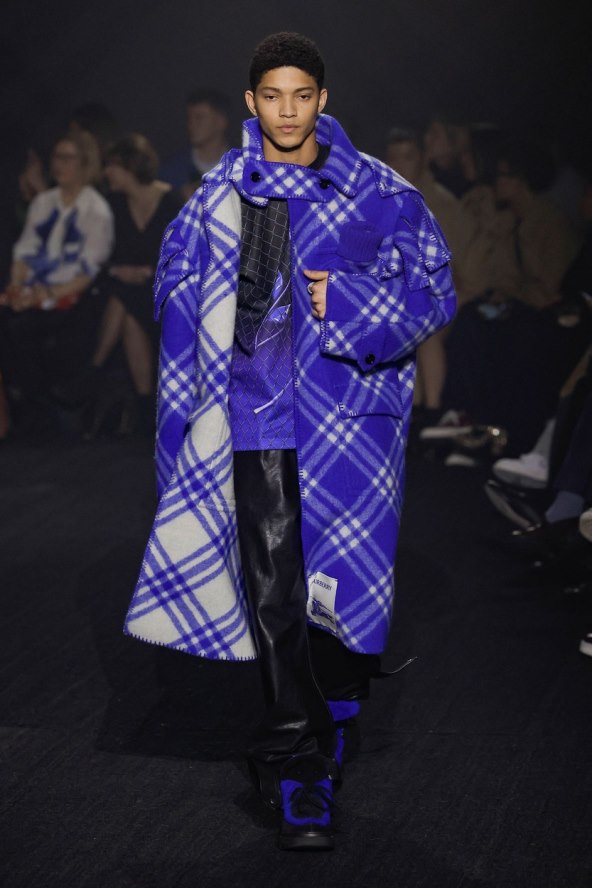 Burberry modna revija Danile Lee debi