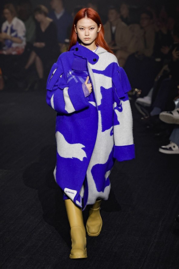 Burberry modna revija Danile Lee debi