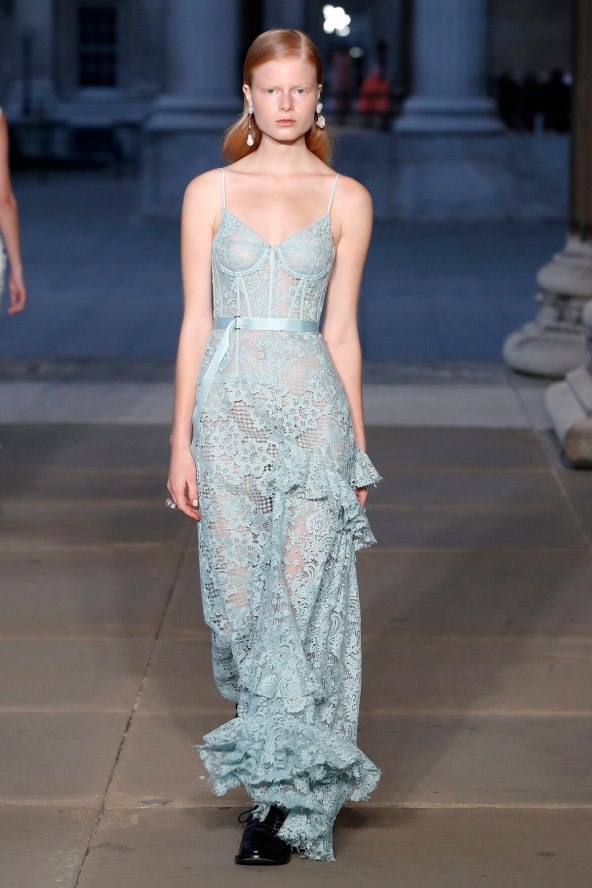 Moda trend transparentno prozirno proljeće 2023