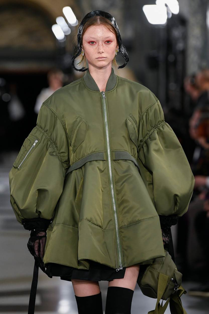 Bomber jakna modni trend jesen 2023