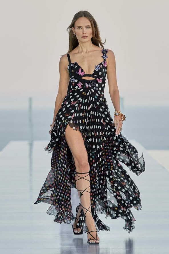 Dua Lipa i Versace modna kolekcija revija u Cannesu