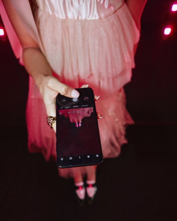 Ikona stila Marija Antoaneta u suvremenom izdanju pametni telefon Huawei