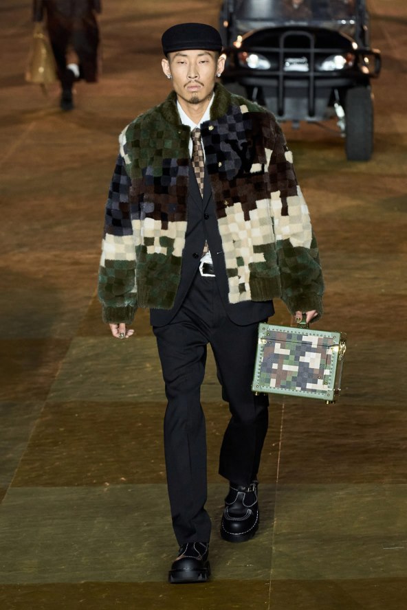 Pharrell Williams modni debi za Louis Vuitton održana revija u Parizu