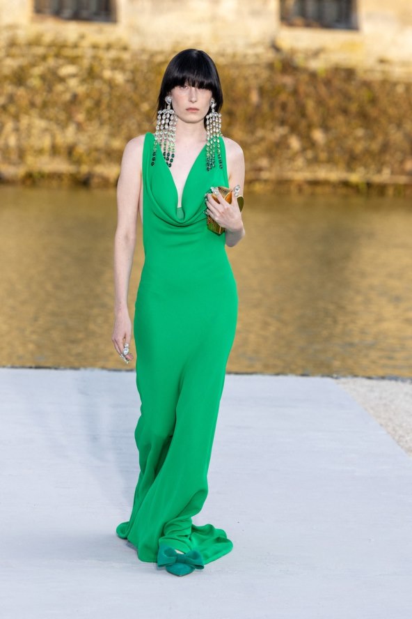 Valentino reviju visoke mode otvorila Kaia Gerber noseći traperice