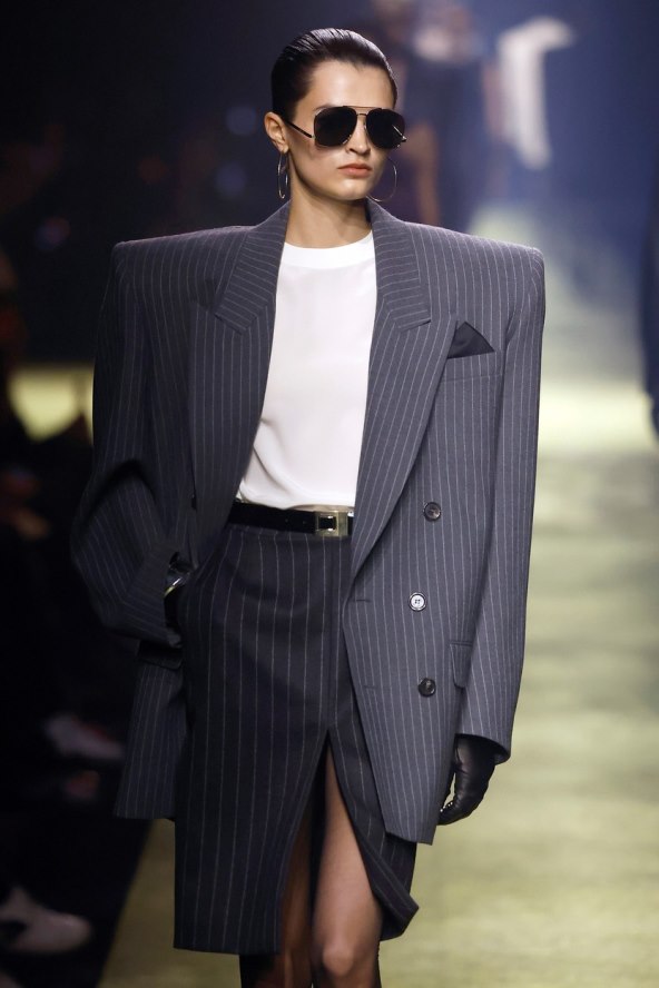 Modni trend jesen 2023 power dressing blejzeri i odijela