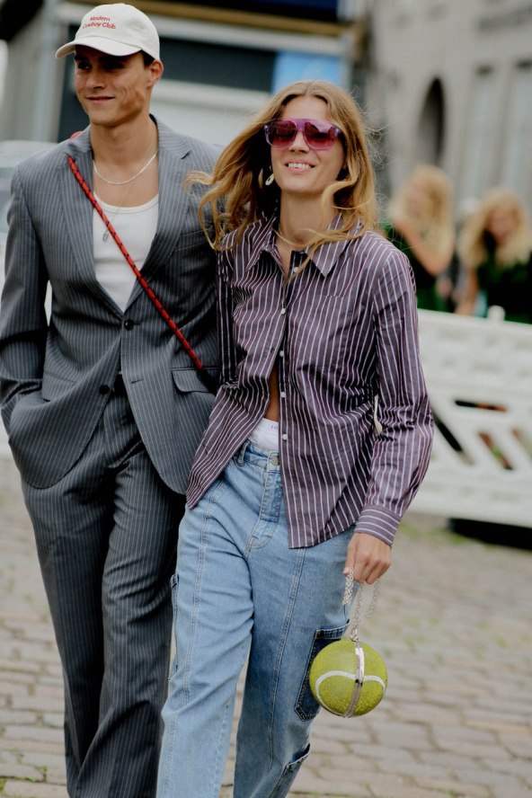 40 street style inspiracija kako nositi traper jesen 2023