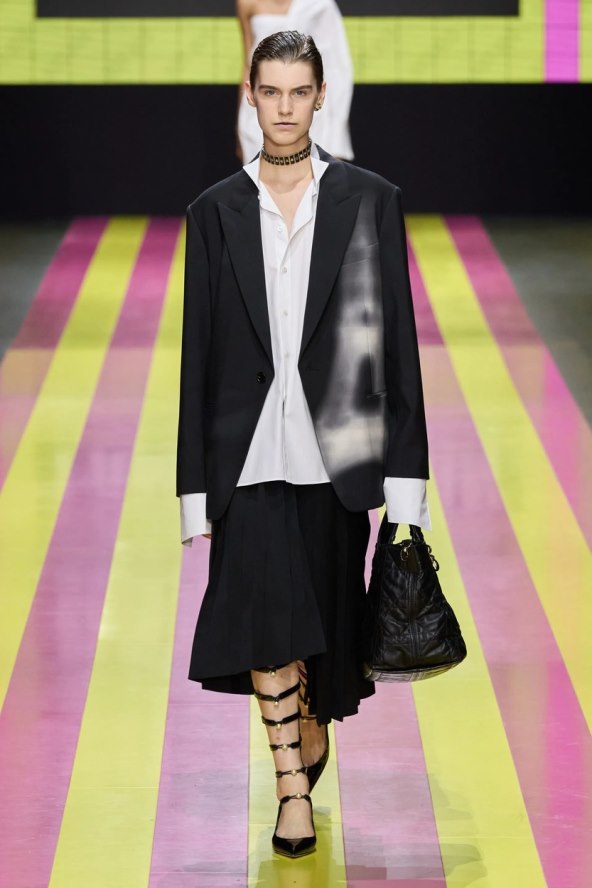 CHRISTIAN DIOR NA TJEDNU MODE U PARIZU: Maria Grazia Chiuri još glasnije ukazuje na vezu mode, umjetnosti i prava žena