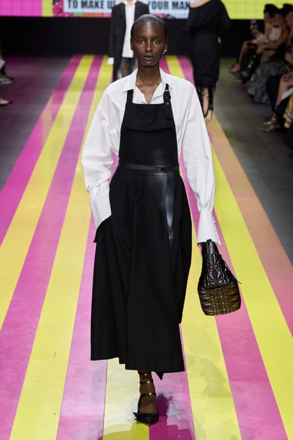 CHRISTIAN DIOR NA TJEDNU MODE U PARIZU: Maria Grazia Chiuri još glasnije ukazuje na vezu mode, umjetnosti i prava žena