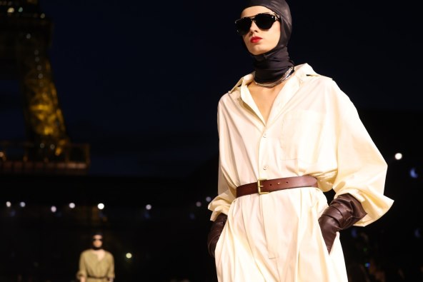 Ovog proljeća nosimo trendi kombinezon nalik modelu Rosie Huntington-Whiteley