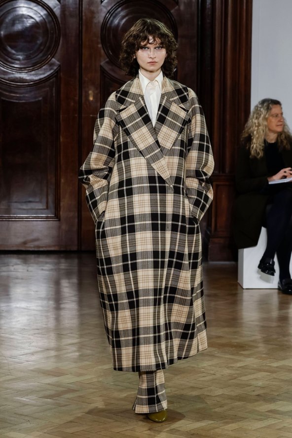 Tartan i karirani uzorci modni trend za blagdane 2023