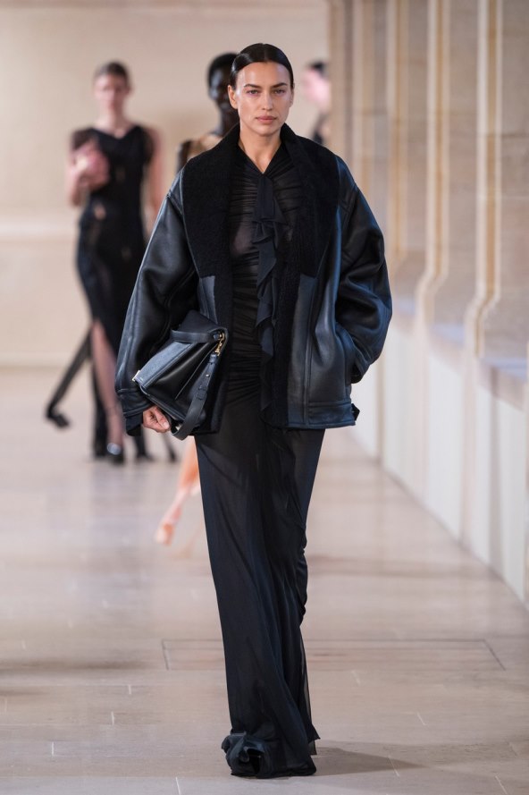 Trendi shearling zimske jakne Victoria Beckham kolekcija jesen 2023