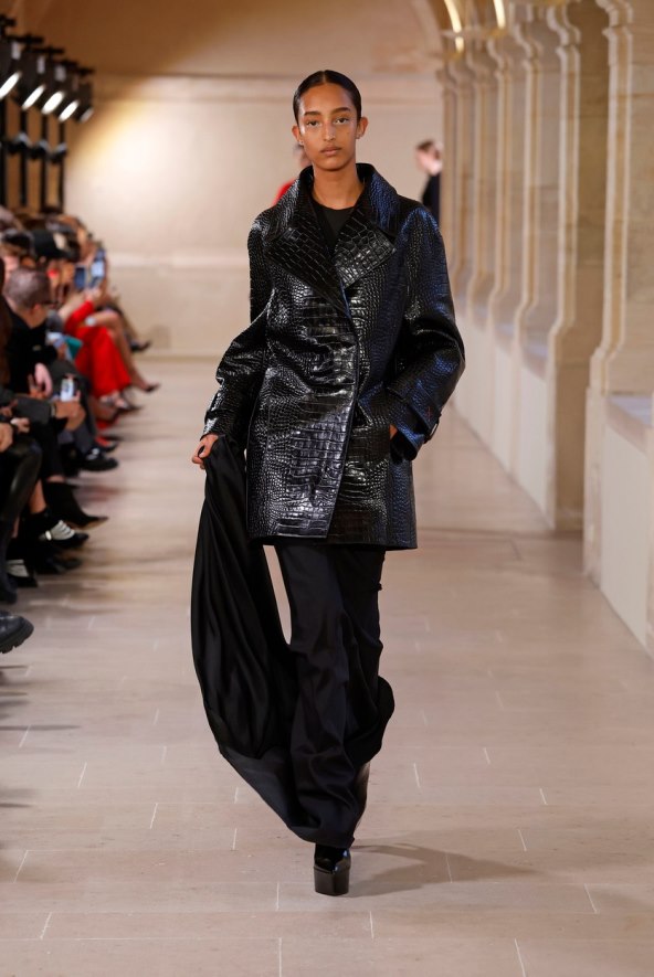 Trendi shearling zimske jakne Victoria Beckham kolekcija jesen 2023