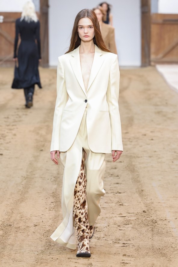 Stella McCartney modna revija i konji 