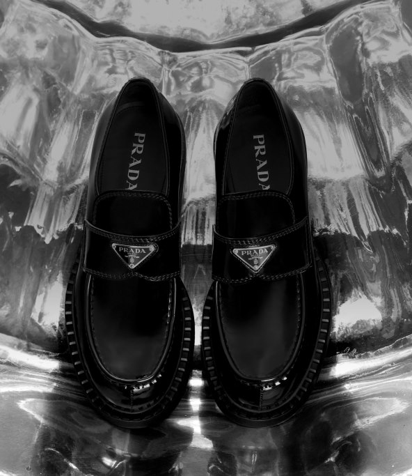 Prada predstavila blagdansku kolekciju zima 2023