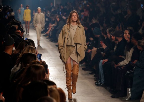 7 modnih dodataka s revija za jesen zimu 2023 koje ćemo zaista nositi