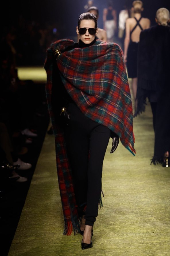 7 modnih dodataka s revija za jesen zimu 2023 koje ćemo zaista nositi